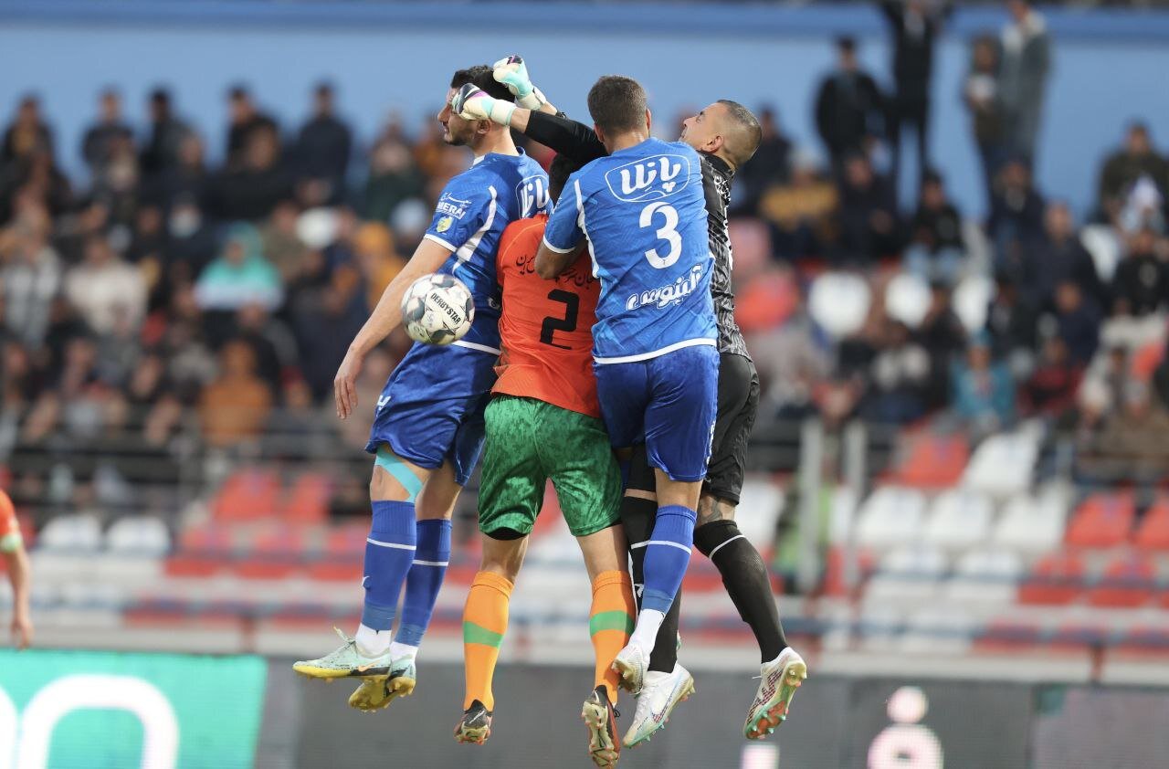 استقلال دنبال فرار «مسی» از پرسپولیس/ شمالی‌ها به جان هم می‌افتند